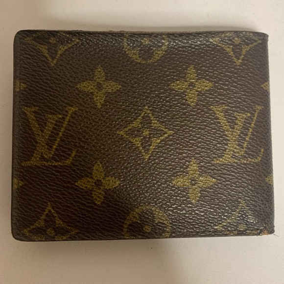 S O L D Louis Vuitton Bifold Monogram Wallet - Picture 5 of 17